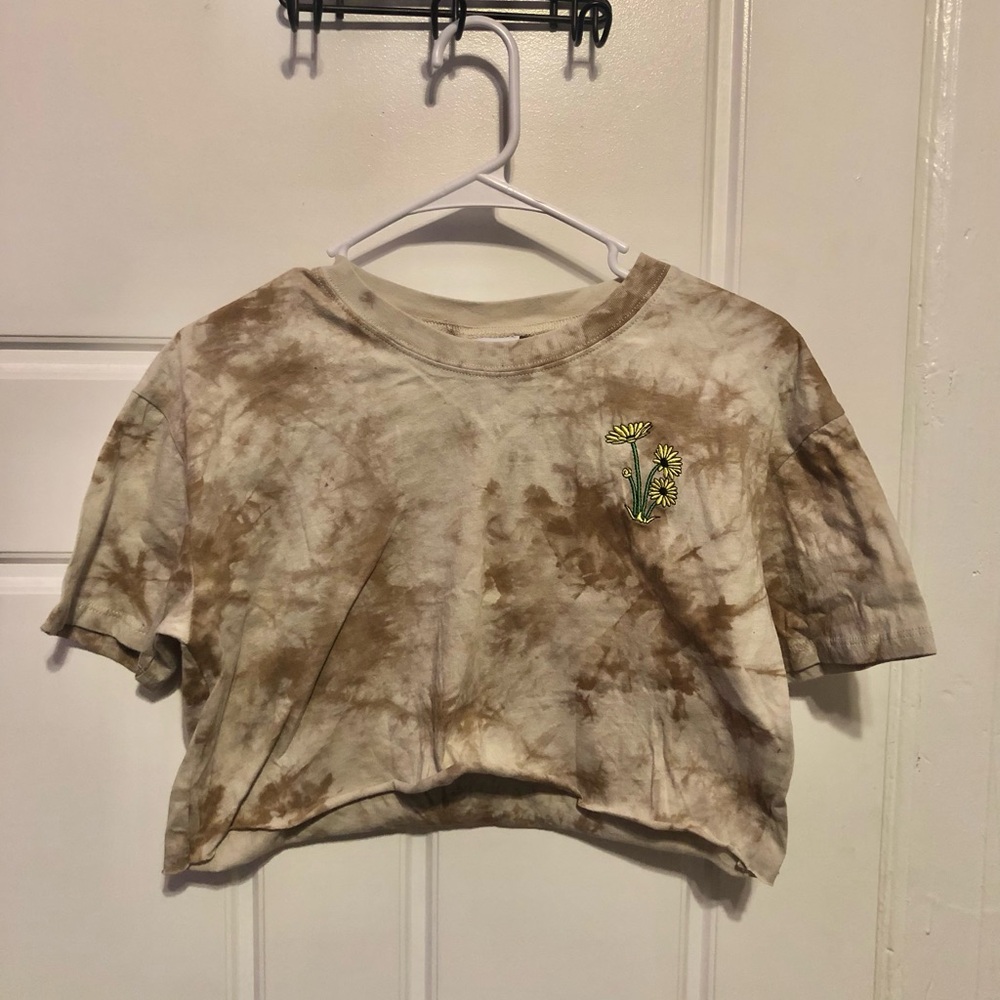 Empyre flower embroidery grateful dead vibe tiedye crop top. Size M